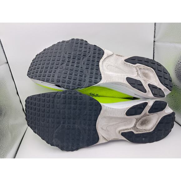 Size 11M | 12.5W - Nike Air Zoom Type Volt - CV2220-700 - Picture 7 of 9